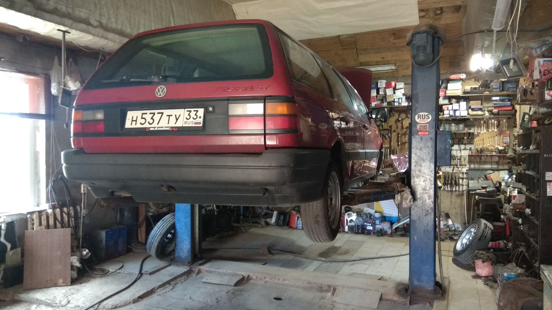 Пыльники рулевых тяг, задний тормозной суппорт. — Volkswagen Passat B3 ...