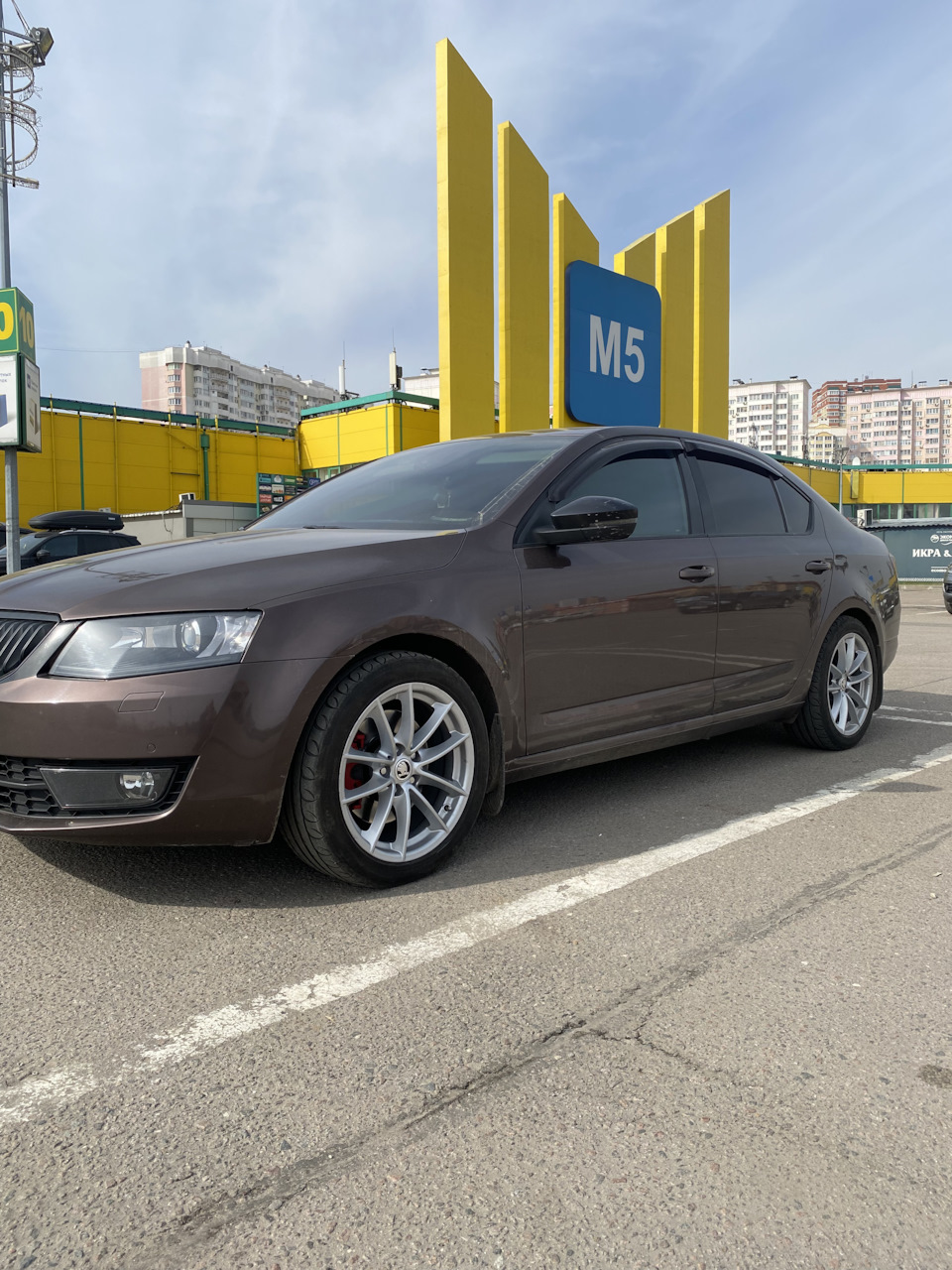 Новые диски. Или частичка BMW в Skodу. — Skoda Octavia A7 Mk3, 1,4 л, 2016  года | колёсные диски | DRIVE2