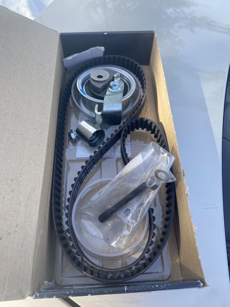 Ремень, ролик, натяжной ролик — Skoda Superb Mk1