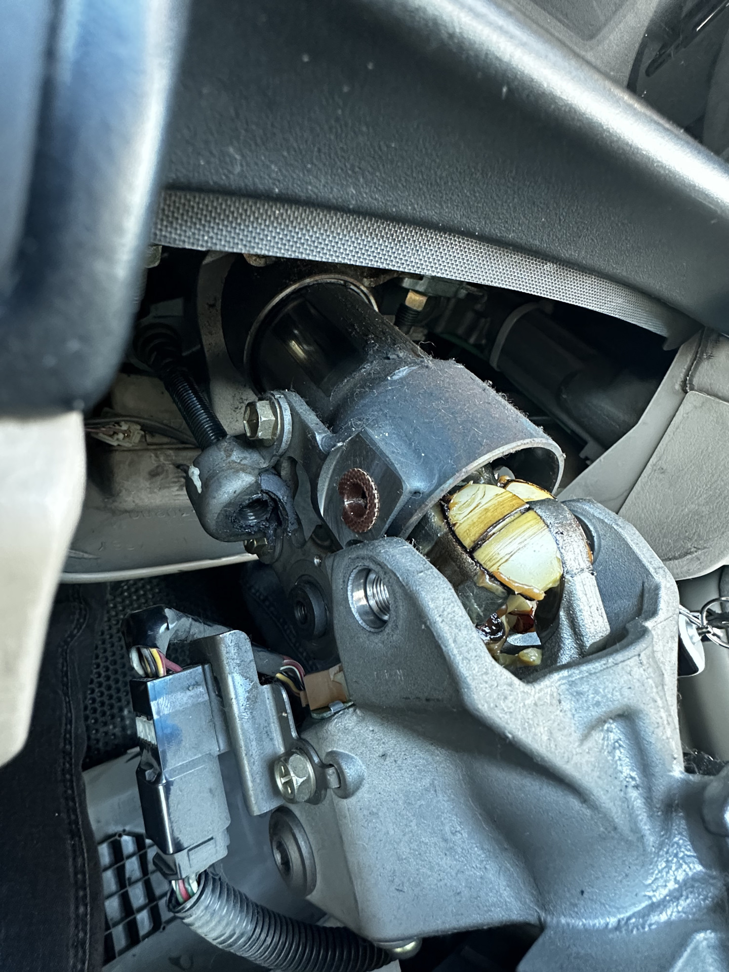 Люфт рулевой колонки — Toyota Crown (S170), 3 л, 2003 года | другое ...