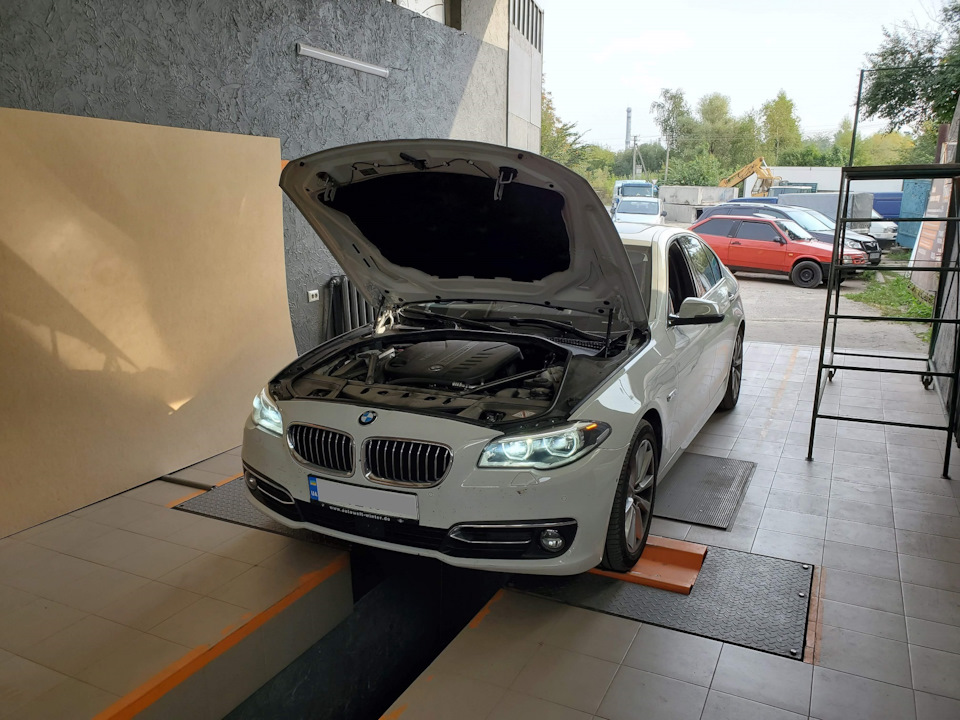 Диагностика подвески на стенде — BMW 5 series (F10), 3 л, 2014 года ...