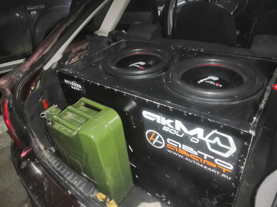 Закрепил сабвуфер в багажнике — Lada Приора хэтчбек, 1,6 л, 2014 года ...