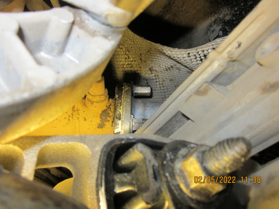 Удлинённые гайки из нержавейки очень удобно будет отворачивать — Lada Vesta SW (1G)