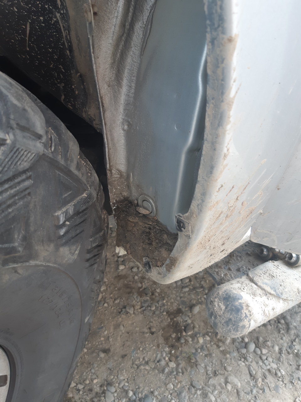 вычищаем грязь и смотрим, что нам тут мешает. — Mitsubishi Pajero Sport (2G)