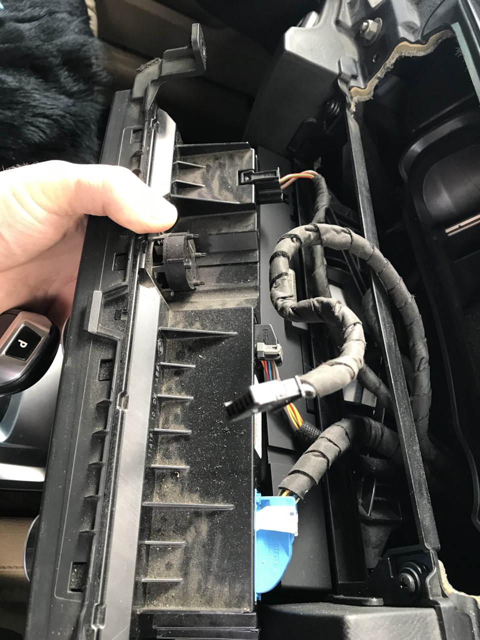 Замена вентилятора печки ч.1 Разборка — BMW 5 series (E60), 3 л, 2008 ...