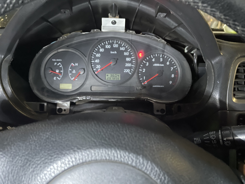 Замена лампочки подсветки спидометра — Subaru Impreza (GD, GG), 2 л ...