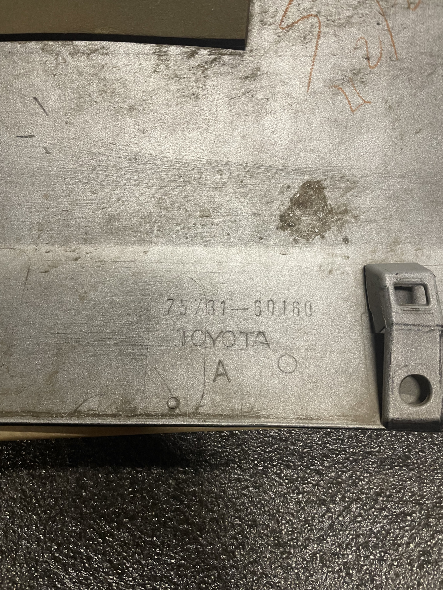 крепление молдинги камри 40. тойота как снять молдинг. молдинг probox левая. молдинг на крышу королла 110. убрал молдинги с дверей ваз 2110.