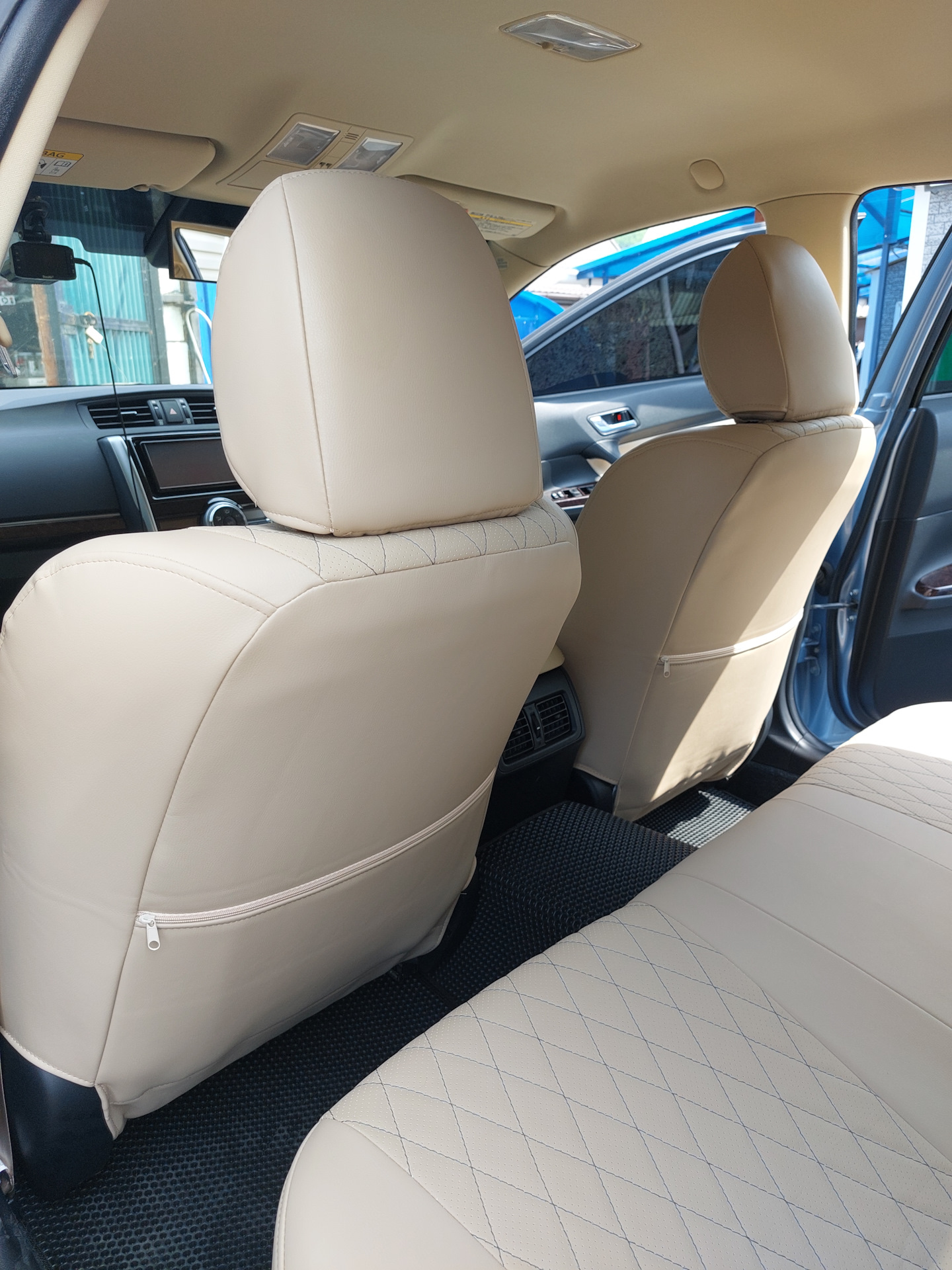 Чехлы — Toyota Mark X (GRX130), 2,5 л, 2017 года | аксессуары | DRIVE2