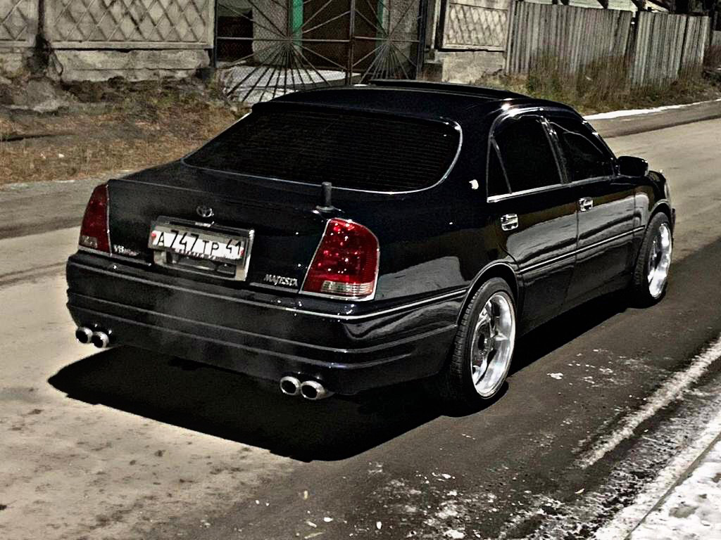 Toyota crown majesta фото