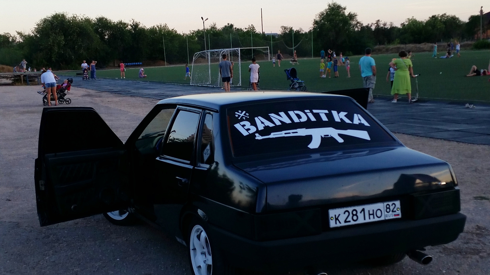 Наклейка на ваз фото Lada 21099 1.5 бензиновый 2005 Черная BANDiTKA 099 на DRIVE2