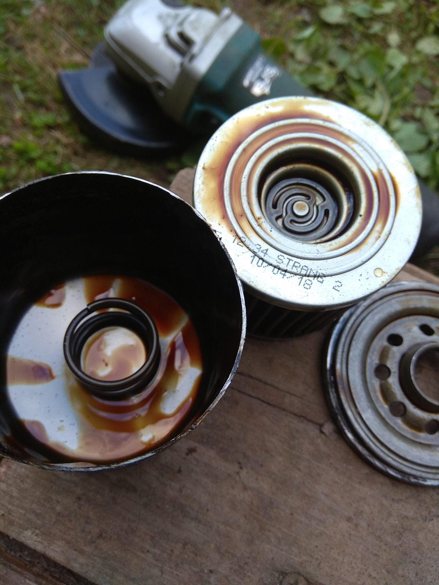 фильтр масляный 402 двигатель. фильтр масляный бумажный москвич-2142. разбираем масляный фильтр. масляный разобрать. масляный разобрать.