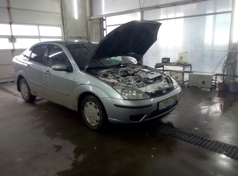 Мойка двигателя — Ford Focus I Sedan, 1,6 л., 2004 года | мойка | DRIVE2