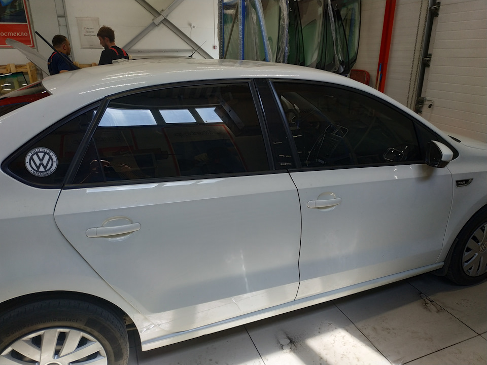 Навстречу солнечному свету. — Volkswagen Polo Sedan