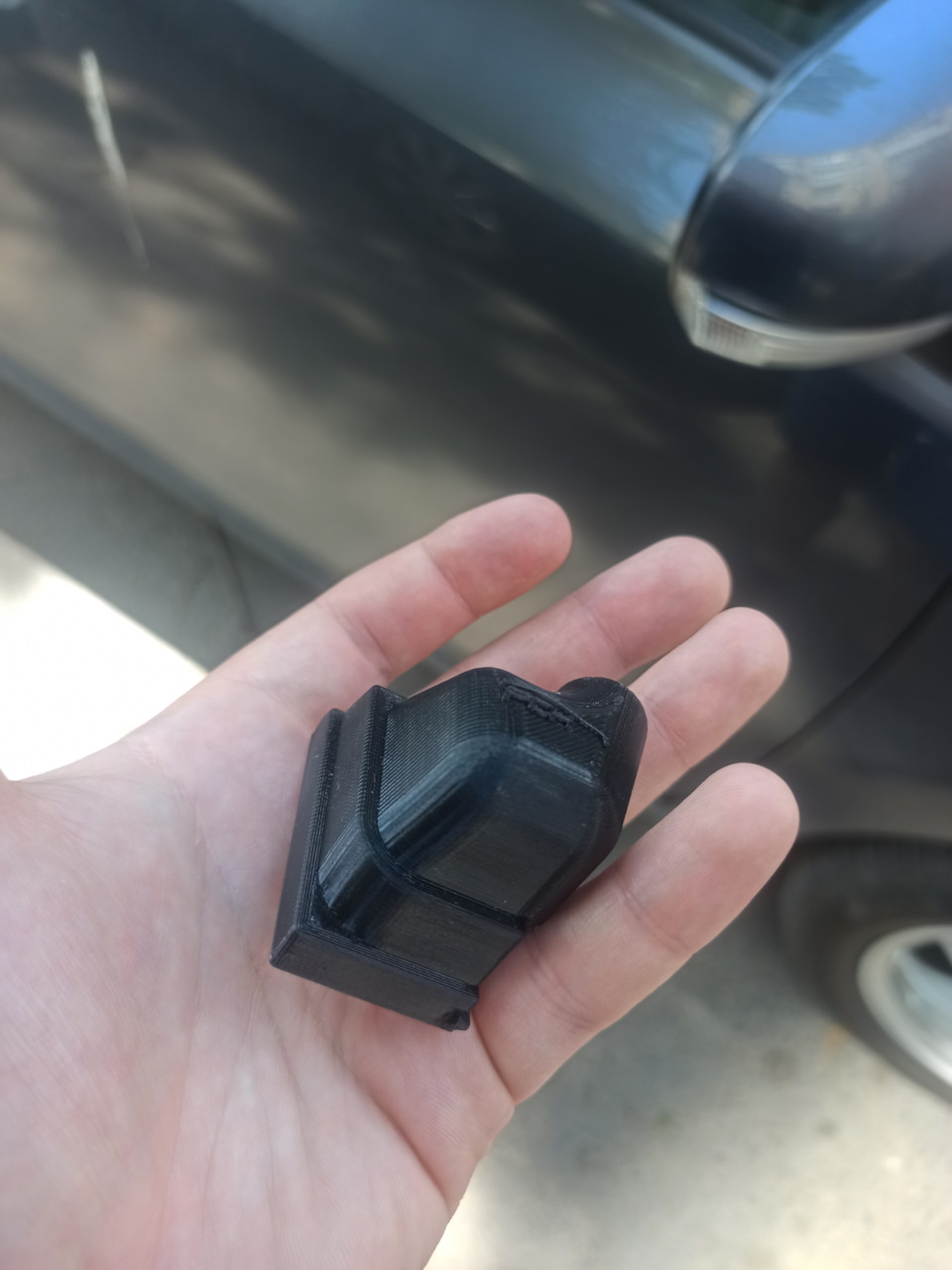 Защитный колпачок для проводов — Toyota Prius Alpha, 1,8 л, 2012 года ...