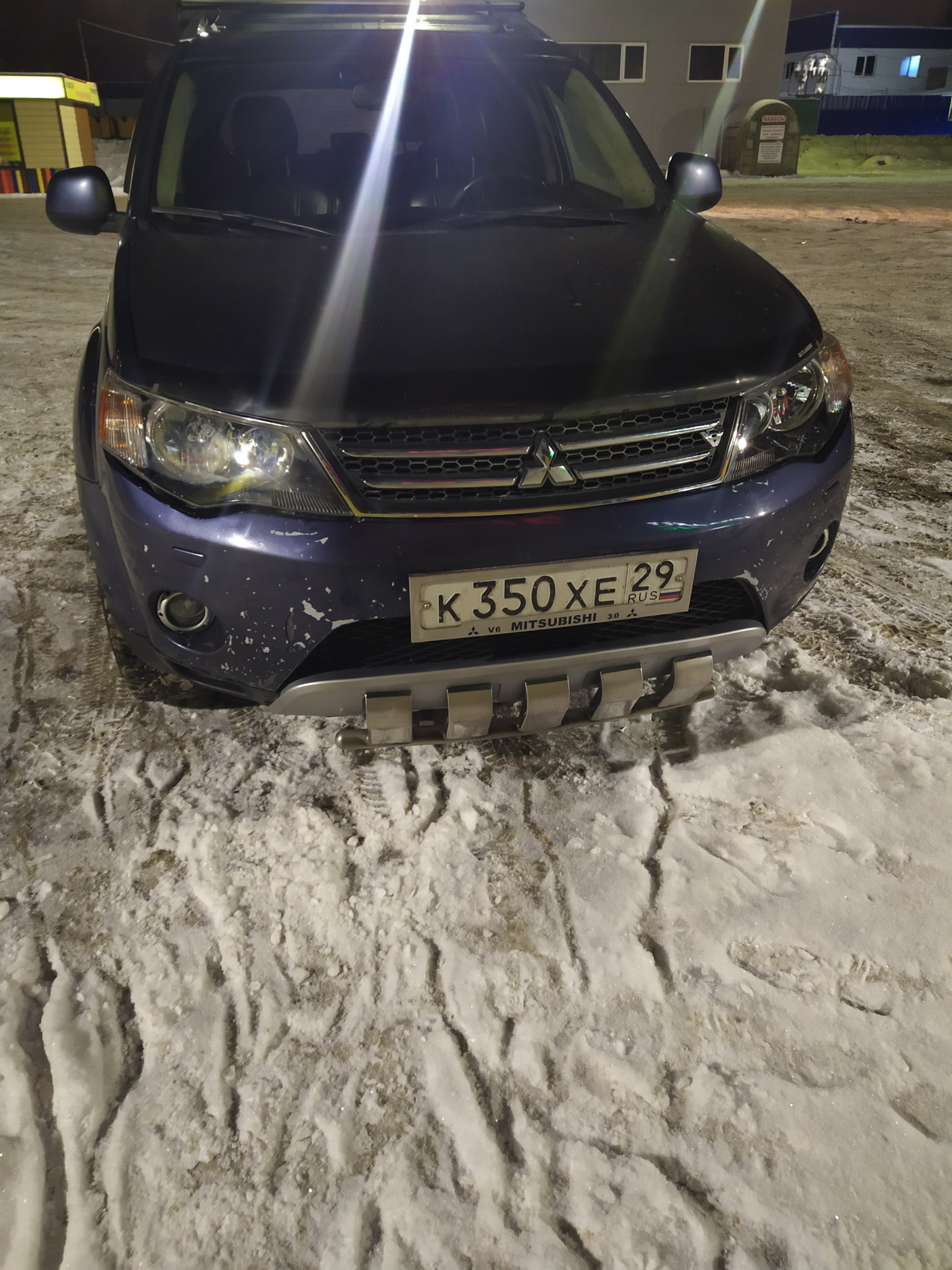 Два глаза спереди и много сзади