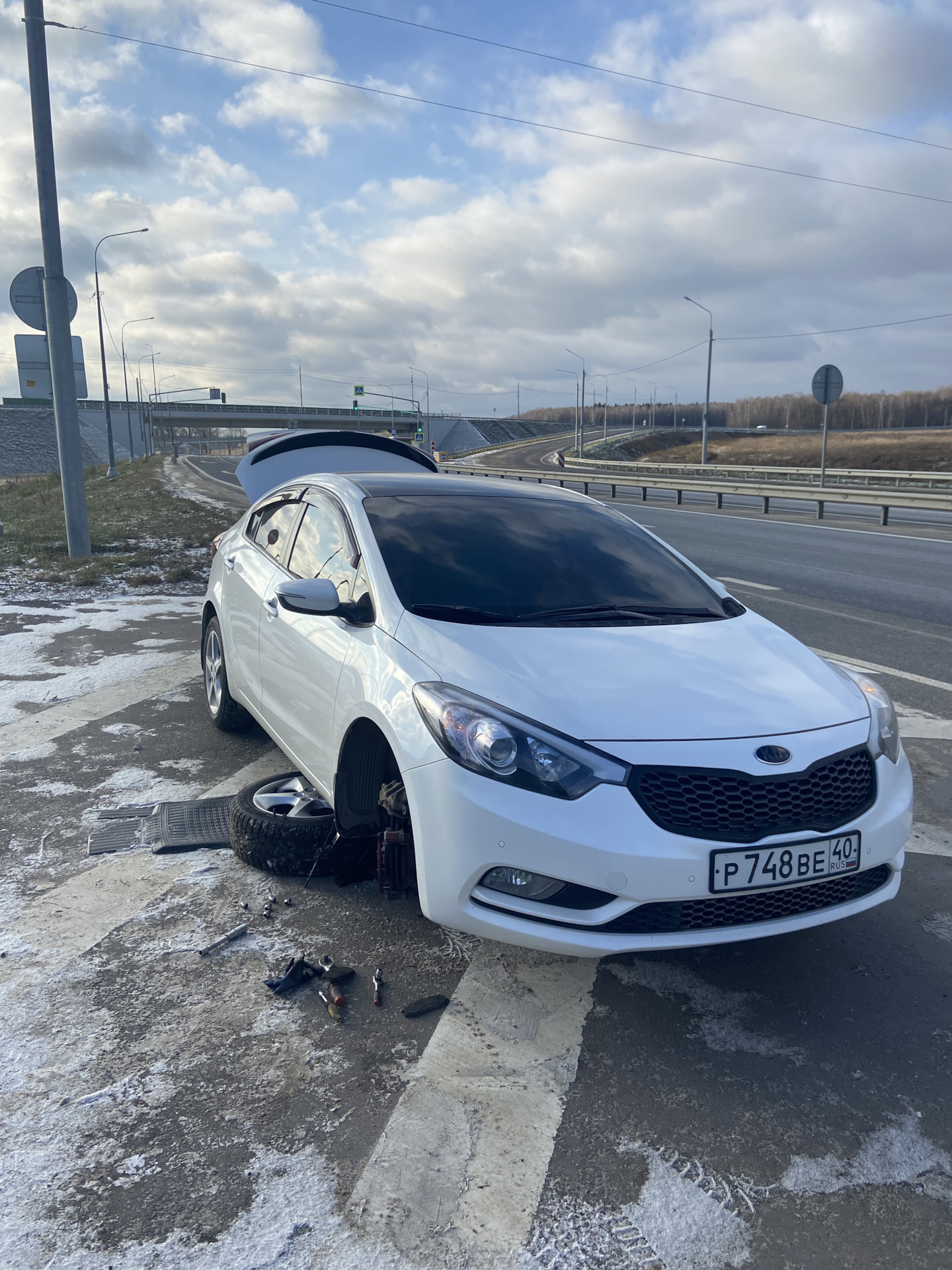 Легкая неприятность на трассе 🔧🔩 — KIA Cerato (3G), 1,6 л, 2013 года |  поломка | DRIVE2