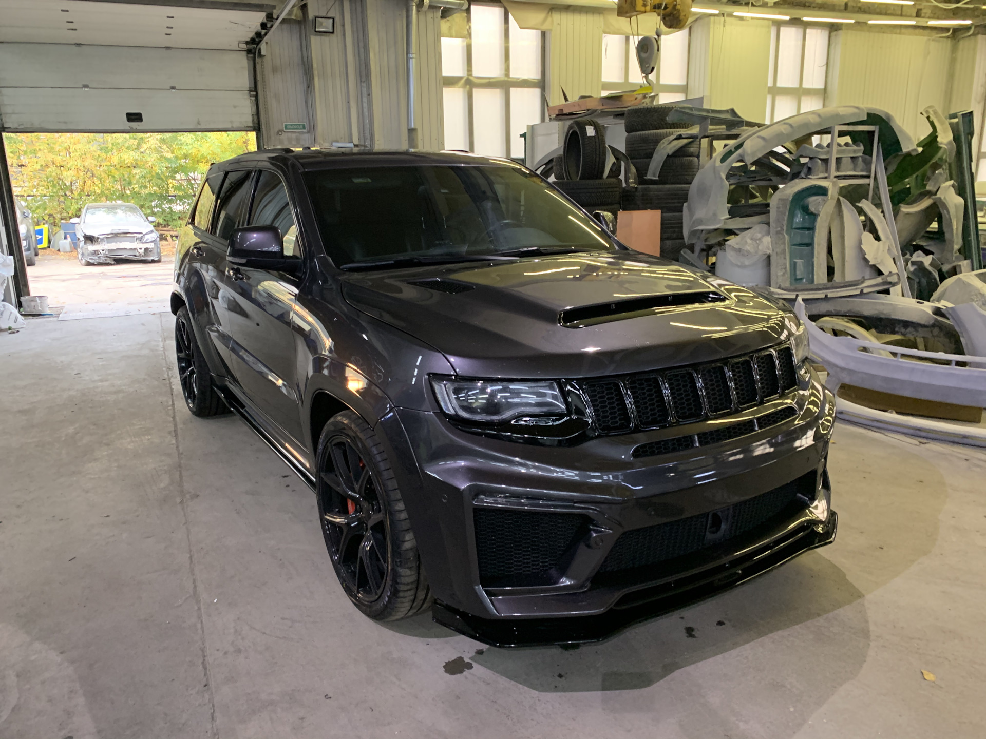 Grand Cherokee srt8 карбоновые накладки