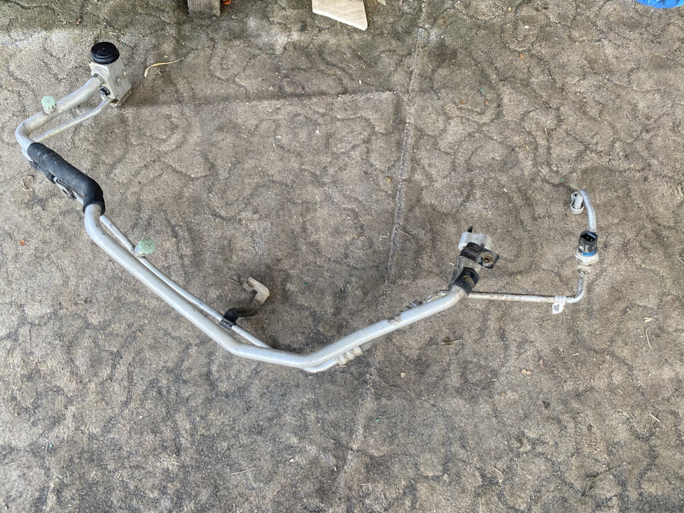 Доделал и заправил кондиционер в самый жаркий день лета (уже осени ...