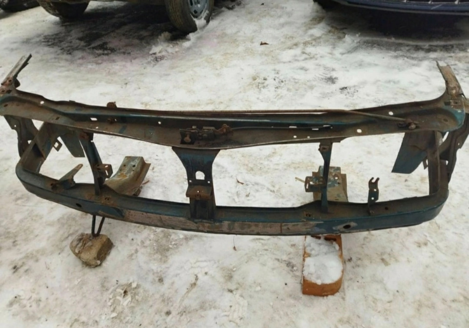 Святогоровско-Княжеский телевизор.замок другой, Святогоровский свой, ответка замка тоже своя и предохрнительный крючок. — Москвич 2141