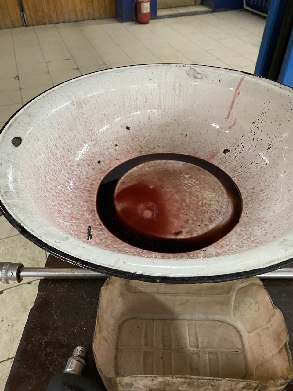 Фото в бортжурнале Toyota RAV4 (IV)