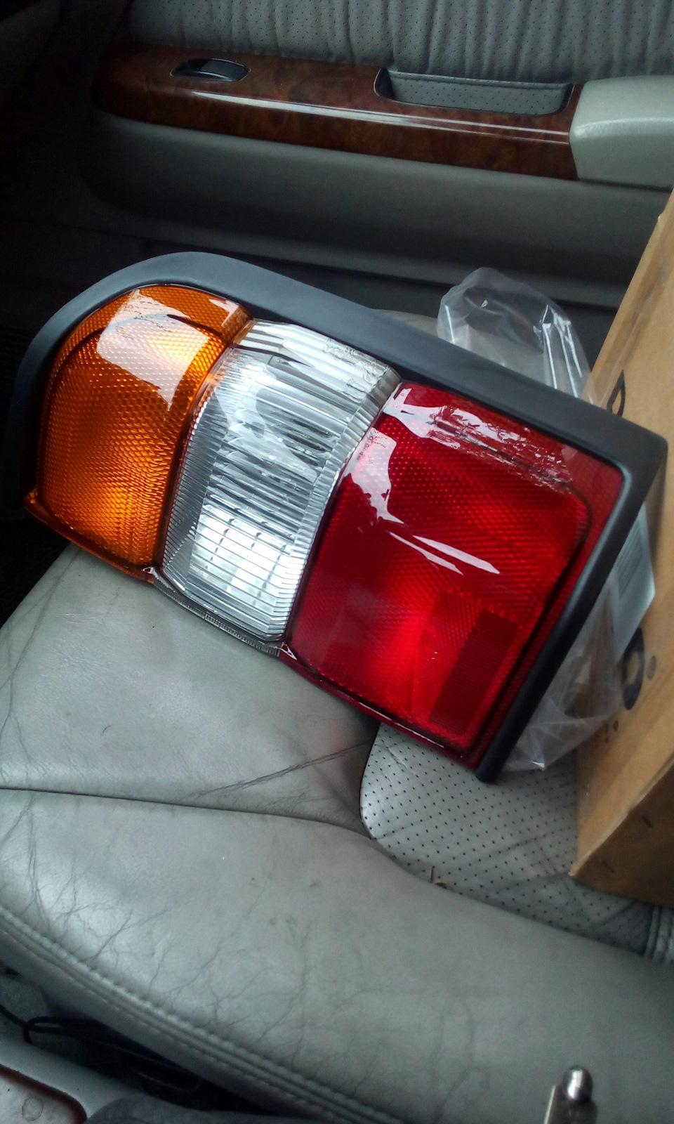 Замена поворотников и стопарей - Nissan Patrol GR II (Y61), 4,5 л, 2000 года акс