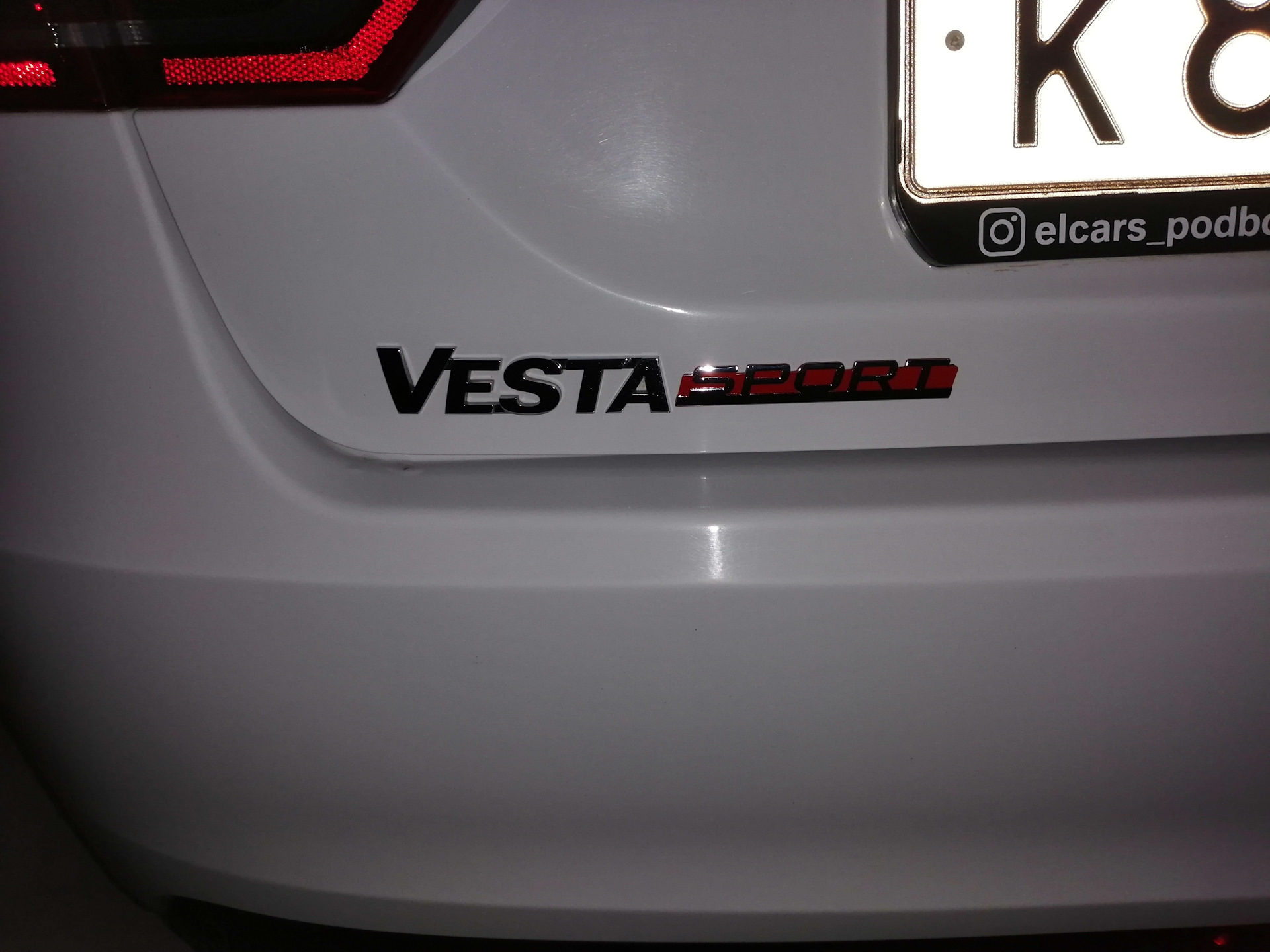 Шильдик Спорт — Lada Vesta, 1,6 л, 2017 года | стайлинг | DRIVE2