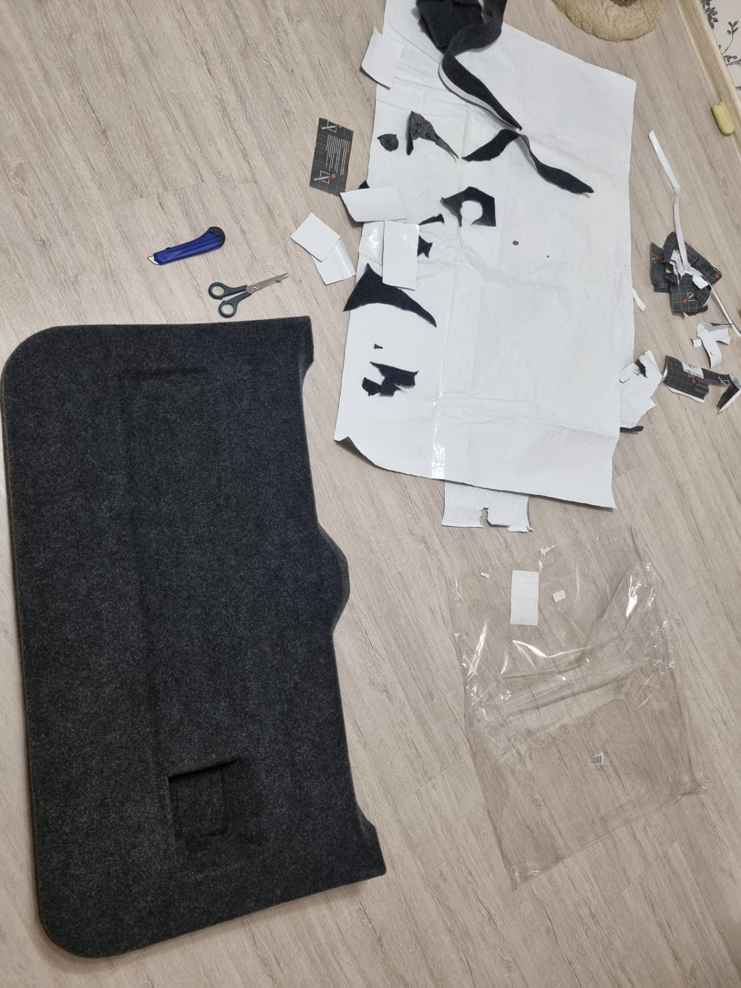 Оклейка пластика двери багажника в карпет. Шумоизоляция. — Suzuki Grand ...