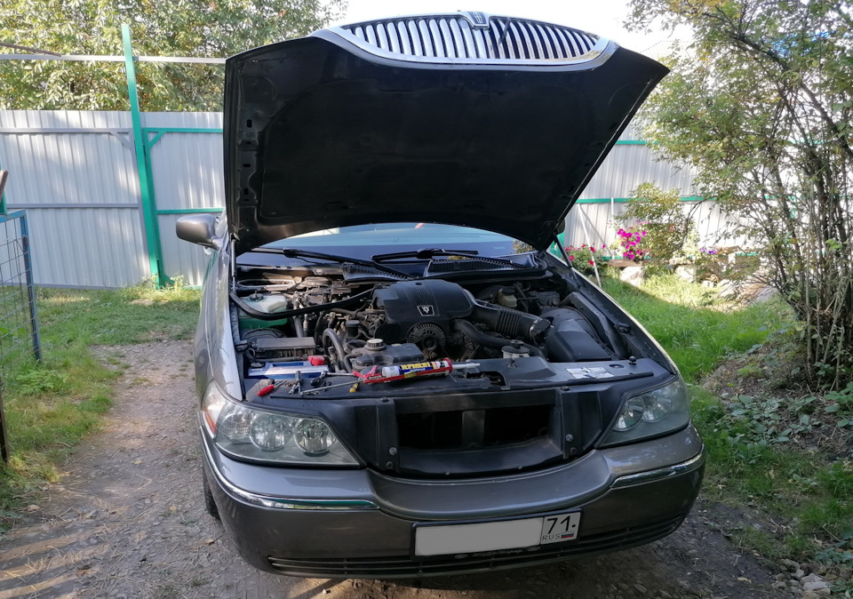 В процессе работы, жду пока высохнет герметик. — Lincoln Town Car III