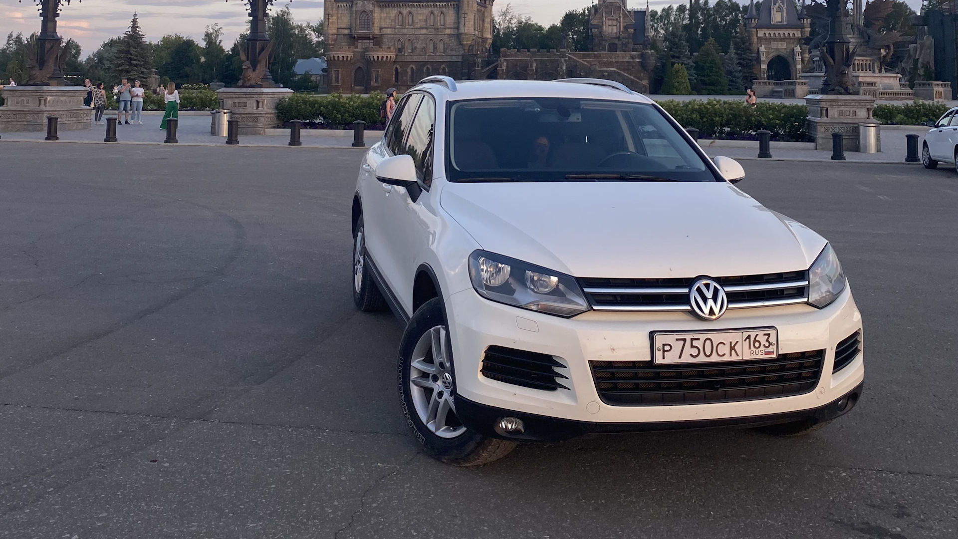 Volkswagen Touareg (2G) 3.0 дизельный 2011 | Бегемот на DRIVE2