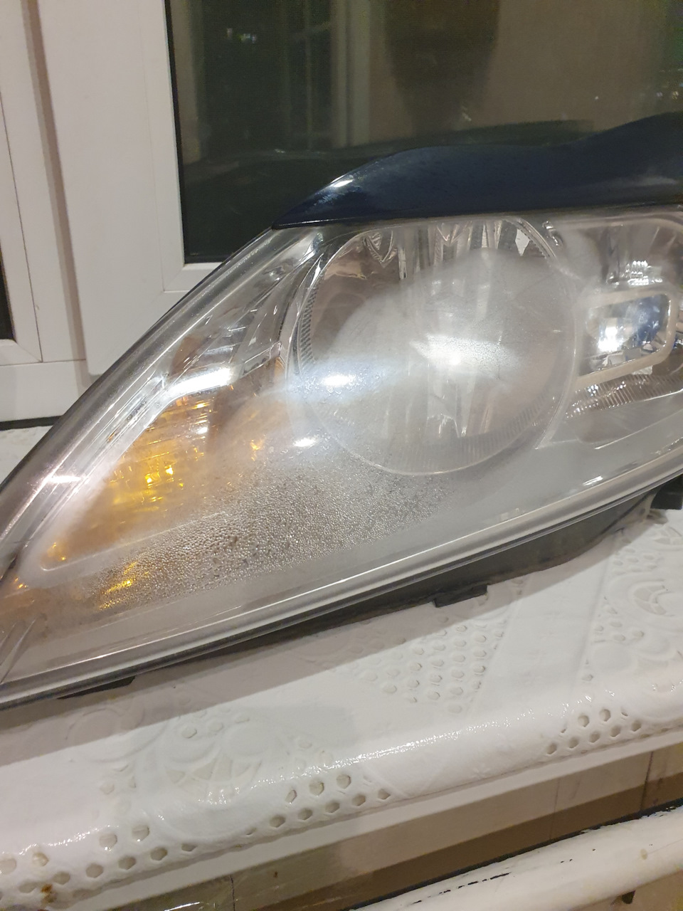 Запотела фара — Ford Focus II Hatchback, 1,4 л, 2011 года | другое | DRIVE2