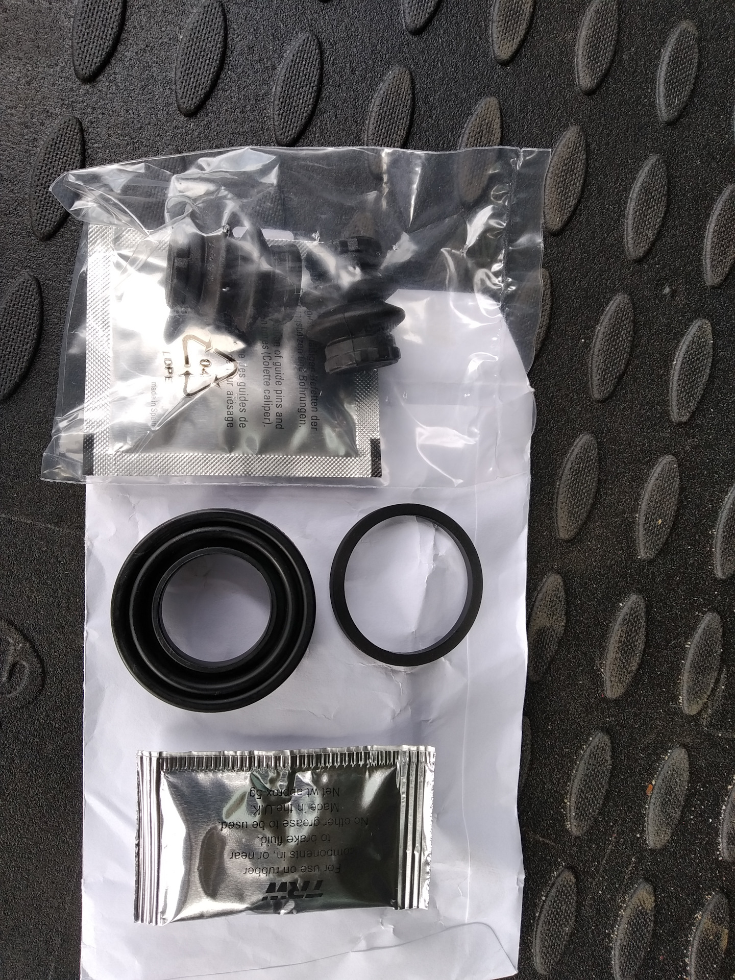 Ремкомплект заднего суппорта меган 3 артикул. Ремкомплект тормозного суппорта d4846c. Ремкомплект направляющих переднего суппорта меган 2. Ремкомплект заднего суппорта меган 2. 7701206347 renault.