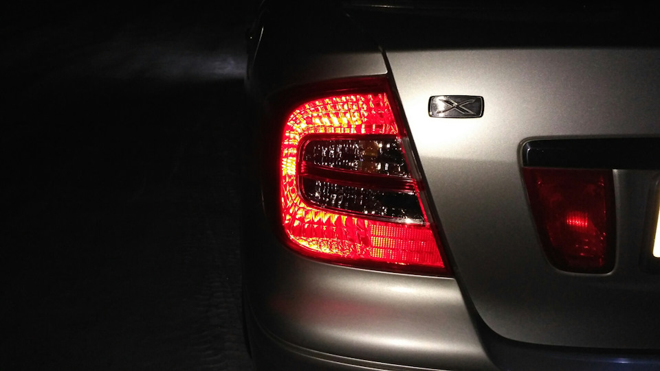Крупный план — Toyota Premio (T240)