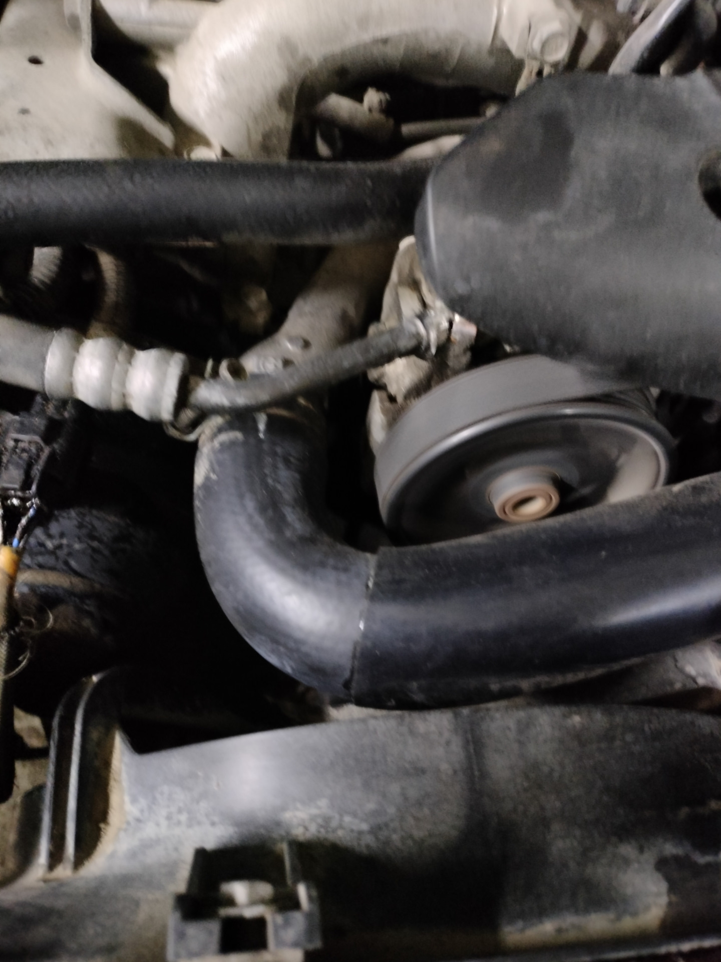 Замена верхнего патрубка радиатора — Subaru Impreza (GE/GH), 1,5 л ...