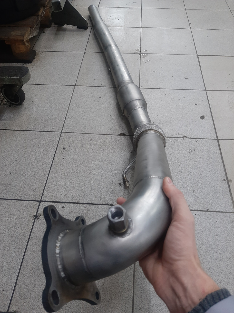 Down-pipe на 76мм со спорт катом Gesi — Skoda Octavia Scout A5 Mk2, 1,8 л,  2013 года | тюнинг | DRIVE2