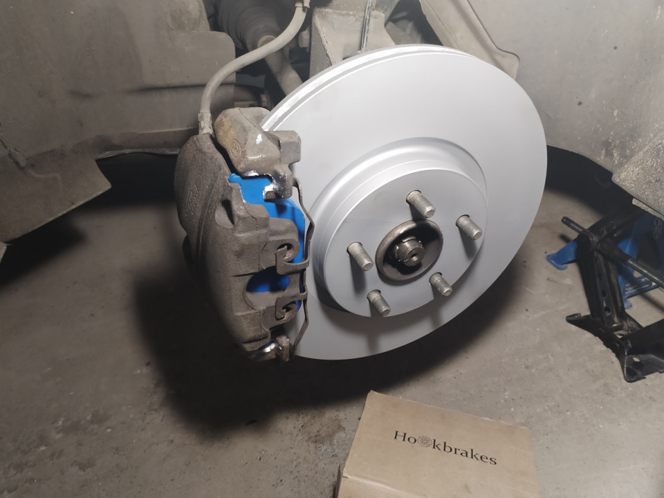 Тормоза в круг — Ford Focus Wagon III, 1,6 л, 2012 года | плановое ТО ...