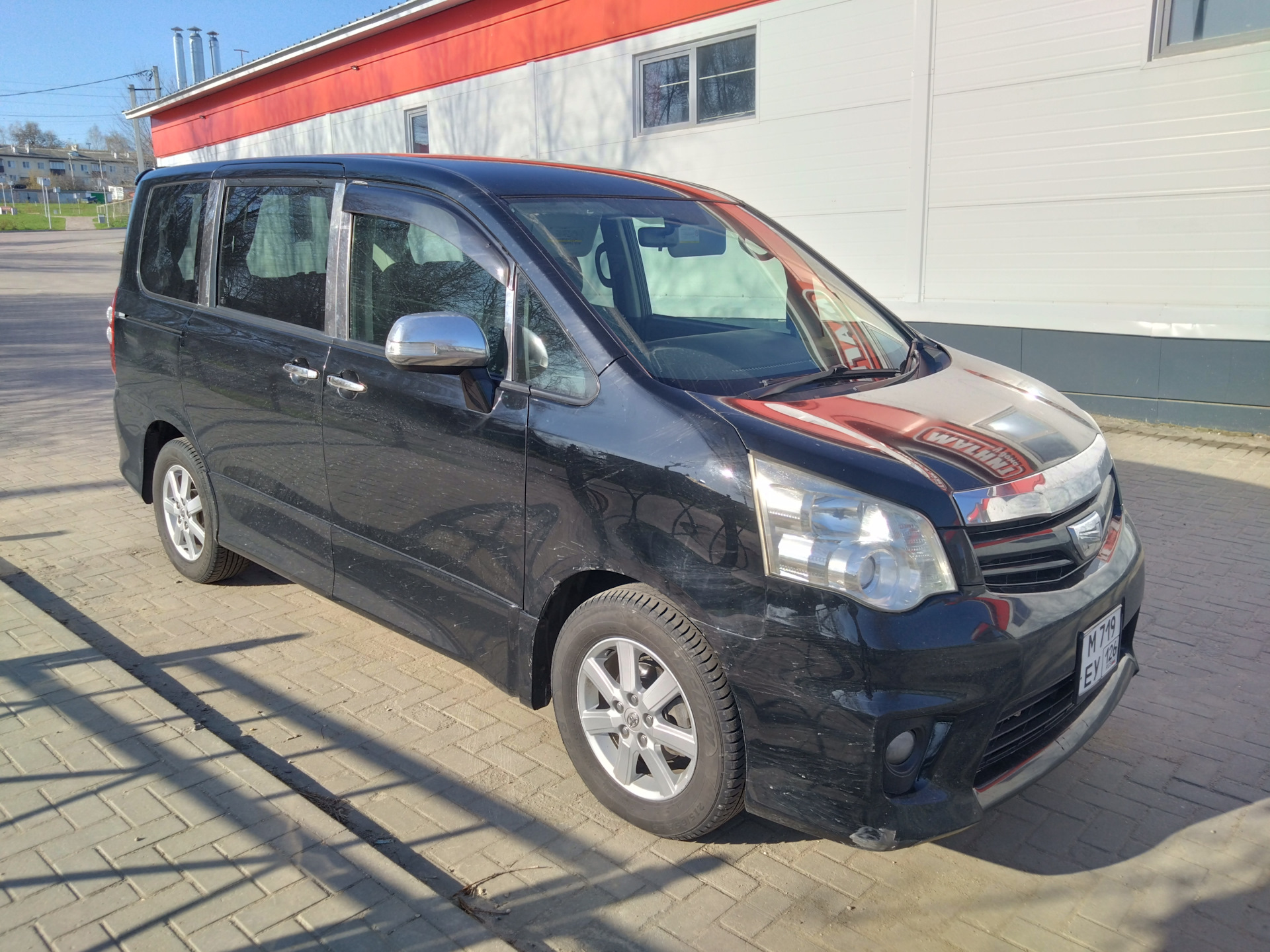 История покупки — Toyota Noah (2G), 2 л, 2010 года | покупка машины | DRIVE2