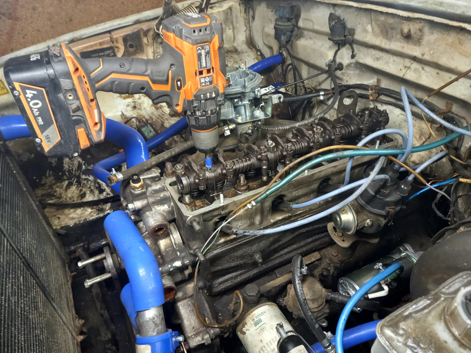 Небольшой лайфхак при ремонте резьбы оси коромысел на ЗМЗ-402 — ГАЗ ...