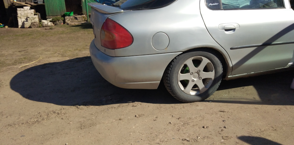 Замена задних стоек и пружин — Ford Mondeo II, 1,8 л, 1997 года ...