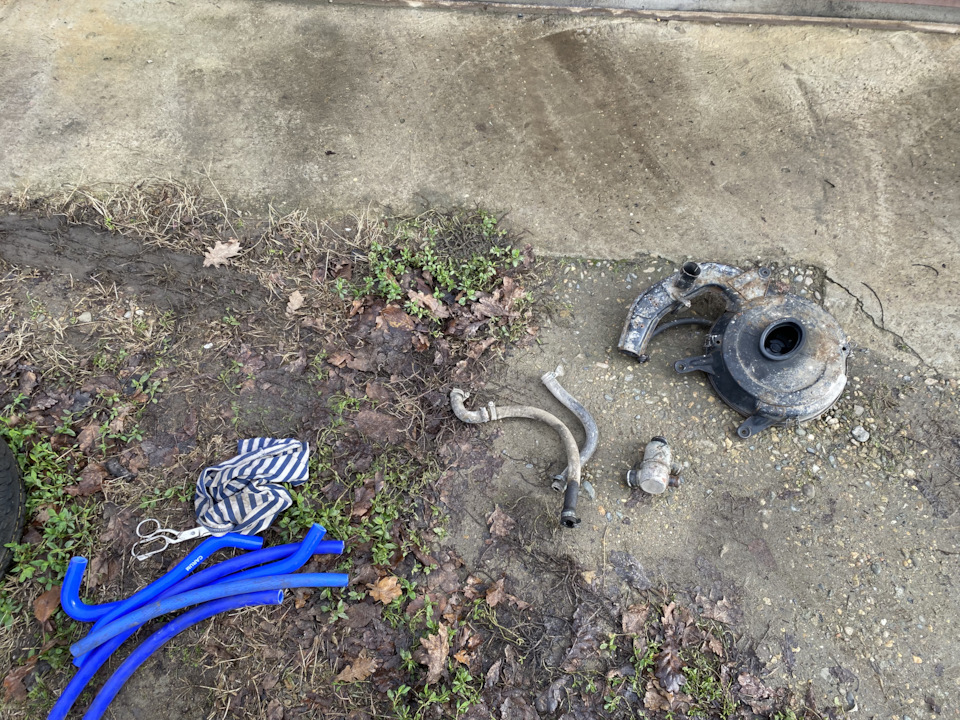 Замена термостата и шлангов печки — Ваз 1111, 0,7 л, 2002 года | своими ...