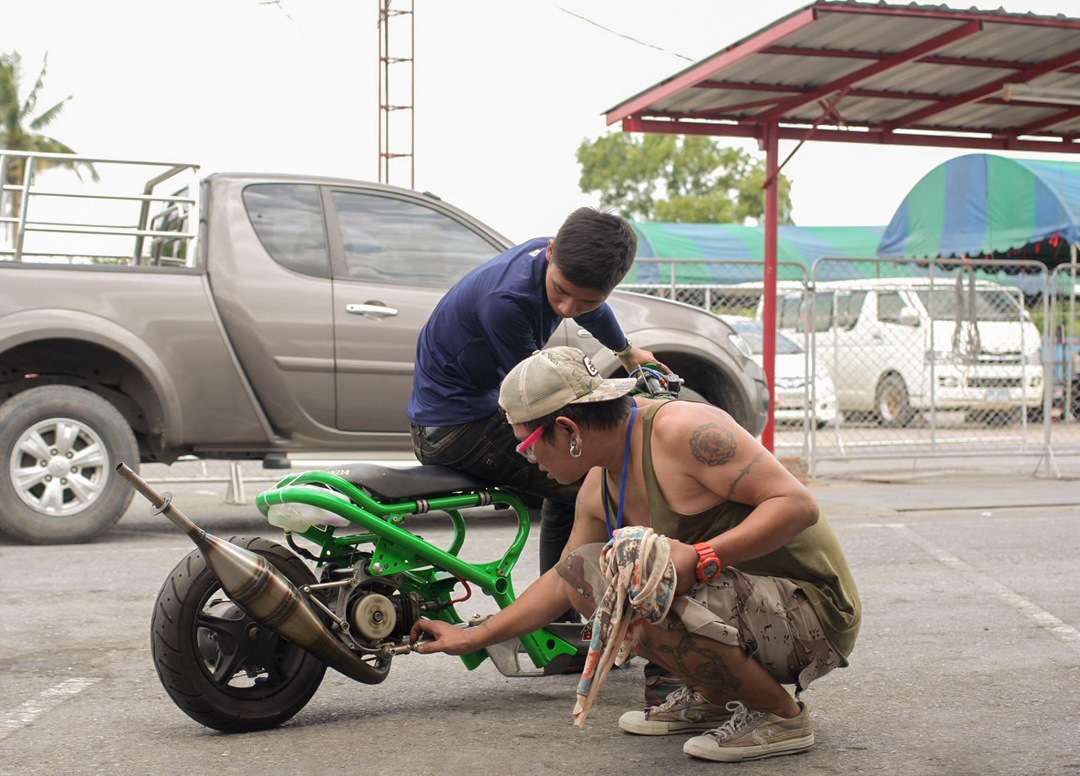 Drag car Tire on Motorcycle