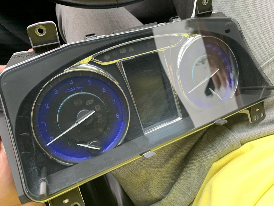 Полировка приборной панели — Toyota Camry (XV50), 2,5 л, 2015 года ...