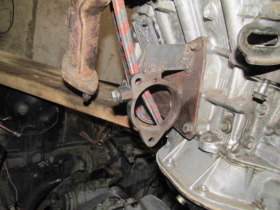 Кастомный кронштейн подвесного — Toyota Vista (30)