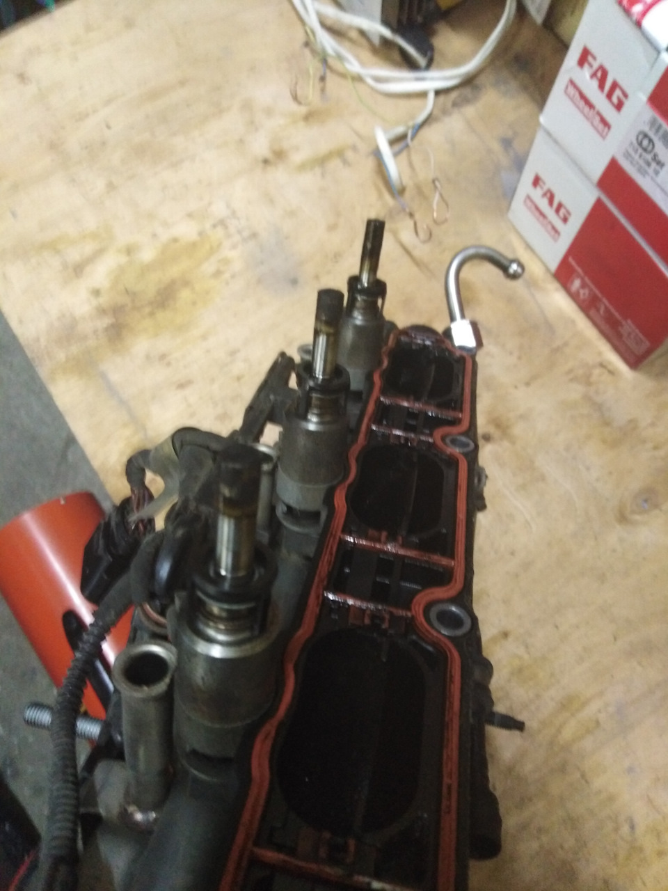 Очистка впускного коллектора — Skoda Superb Mk2, 1,8 л, 2010 года ...