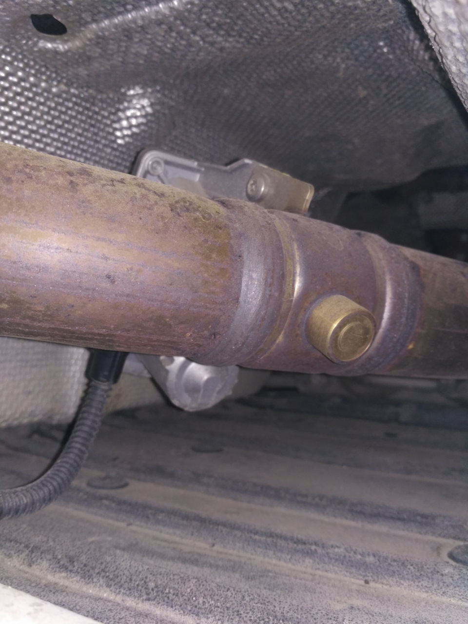 Что за датчик или заслонка на выхлопной системе ? — Volkswagen Passat ...