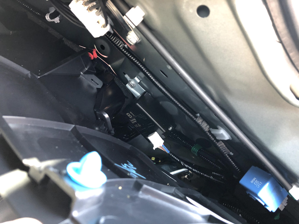 Фото в бортжурнале Toyota RAV4 (5G)