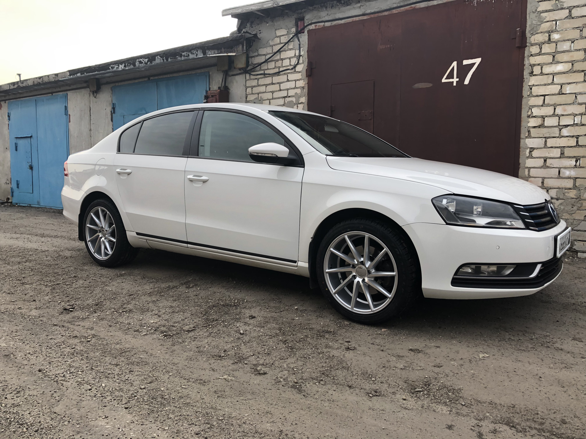 Б 7 5 2 30. Volkswagen Passat b7 на 18 дисках. Passat b7 колеса r18. Passat b7 диски r18. Пассат б7 на 19.