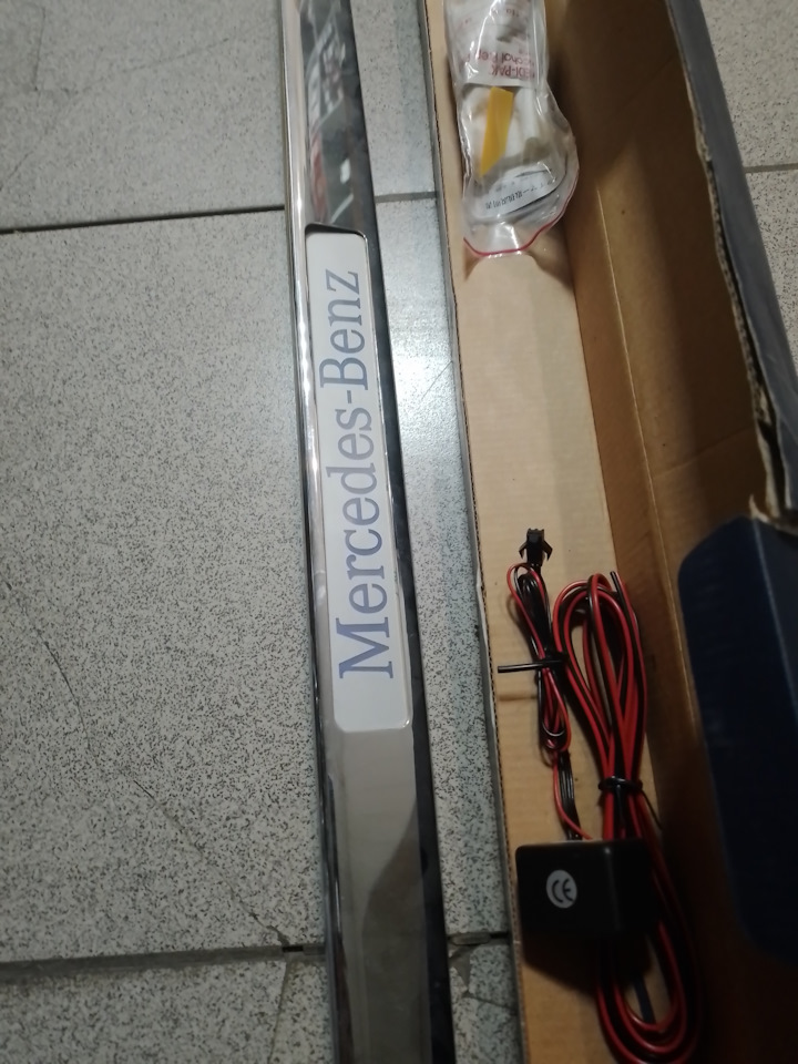 Накладка на багажную дверь ТЮНИНГ на Mercedes-Benz M-Class (W163). | 6 ...