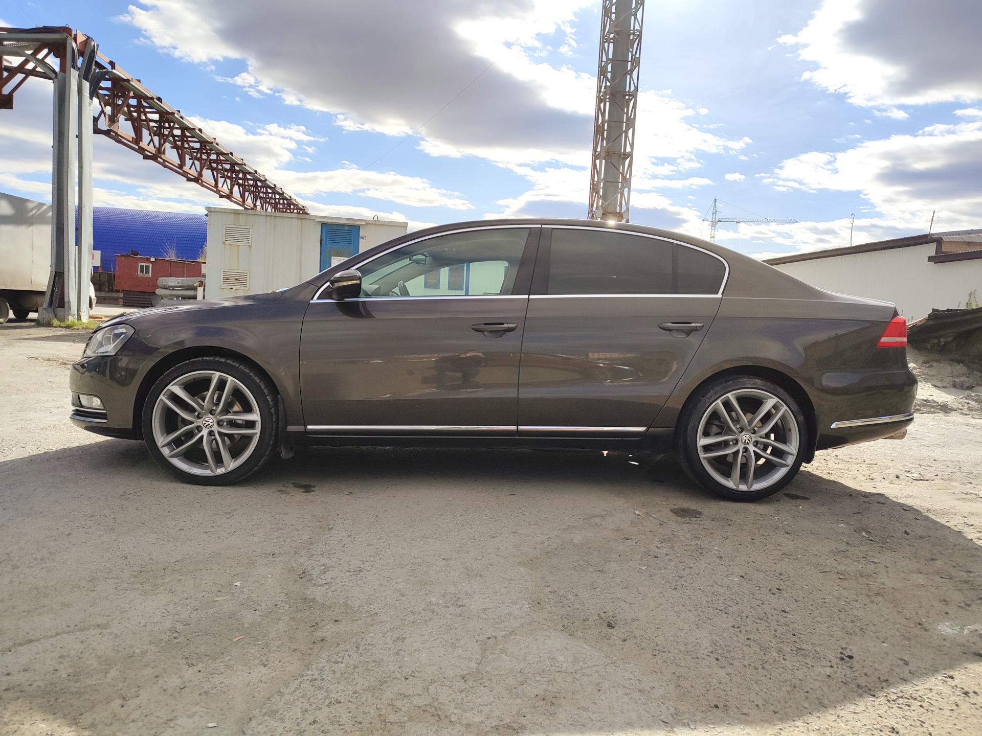 Подкраска сколов — Volkswagen Passat B7, 2 л, 2012 года | кузовной ремонт |  DRIVE2