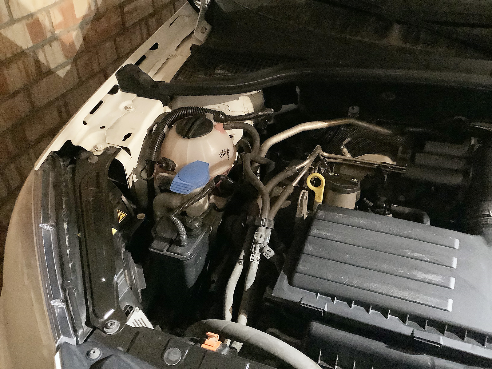 Мойка под капотом своими руками — Skoda Yeti, 1,4 л., 2016 года ...