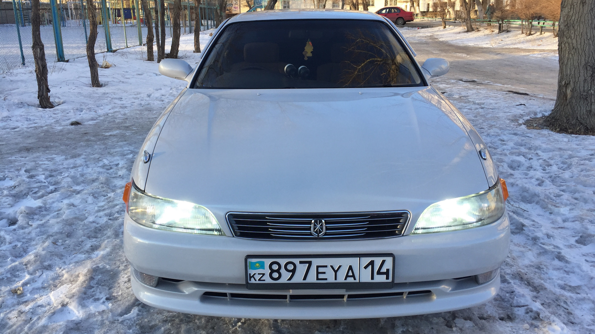 Toyota Mark II (90) 3.0 бензиновый 1995 | Городской стиляга
